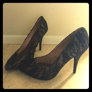 Lace Shoes Size 9. 4-inch heel